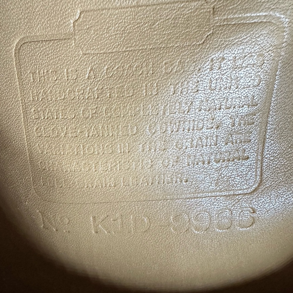 **SOLD**Vintage Coach 9966 Legacy Zip Camel Tan and Silver Nickel Hardware - Picture 13 of 16